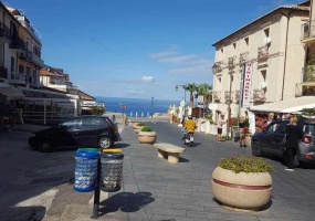 Via Umberto I, Tropea, 5 Bedrooms Bedrooms, ,Lägenhet,Till salu,Via Umberto I,1104