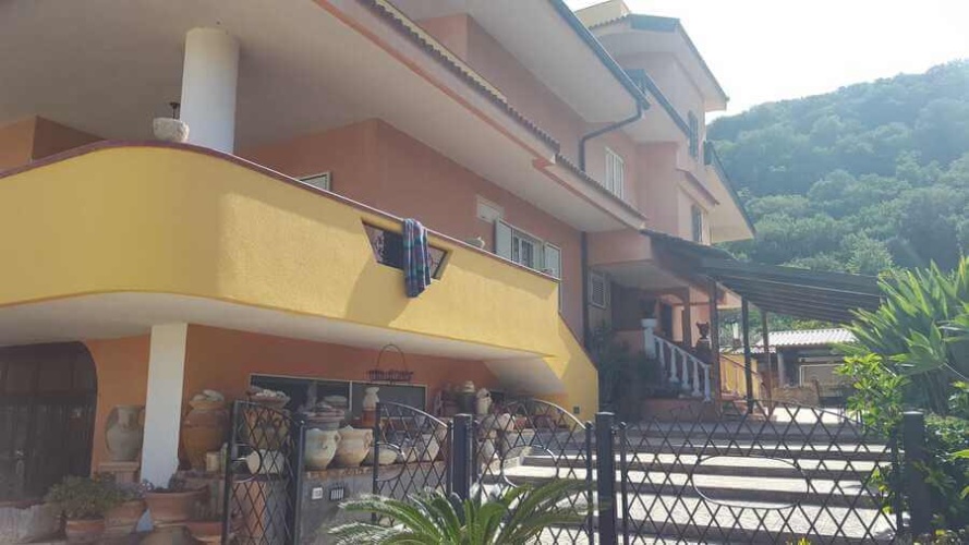 Tropea, 7 Bedrooms Bedrooms, 10 Rooms Rooms,4 BathroomsBathrooms,Villa,Till salu,1105