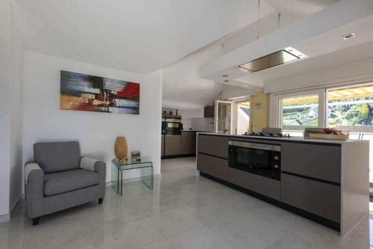 Stresa, 2 Bedrooms Bedrooms, 3 Rooms Rooms,1 BathroomBathrooms,Lägenhet,Till salu,1122