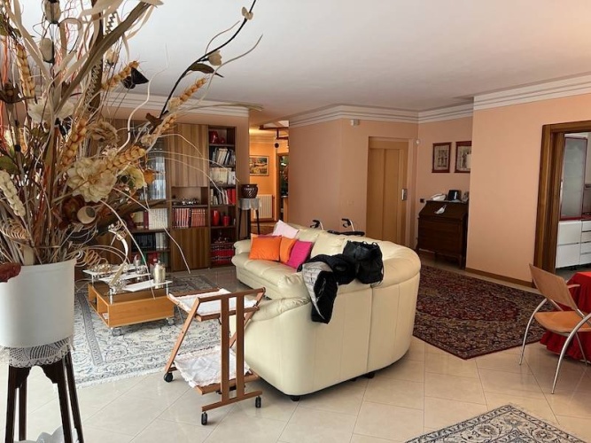 Verbania, 3 Bedrooms Bedrooms, 6 Rooms Rooms,4 BathroomsBathrooms,Villa,Till salu,1131