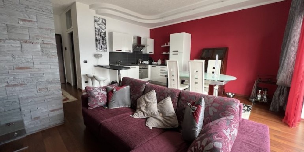 Stresa, 1 Bedroom Bedrooms, 3 Rooms Rooms,1 BathroomBathrooms,Lägenhet,Till salu,1139