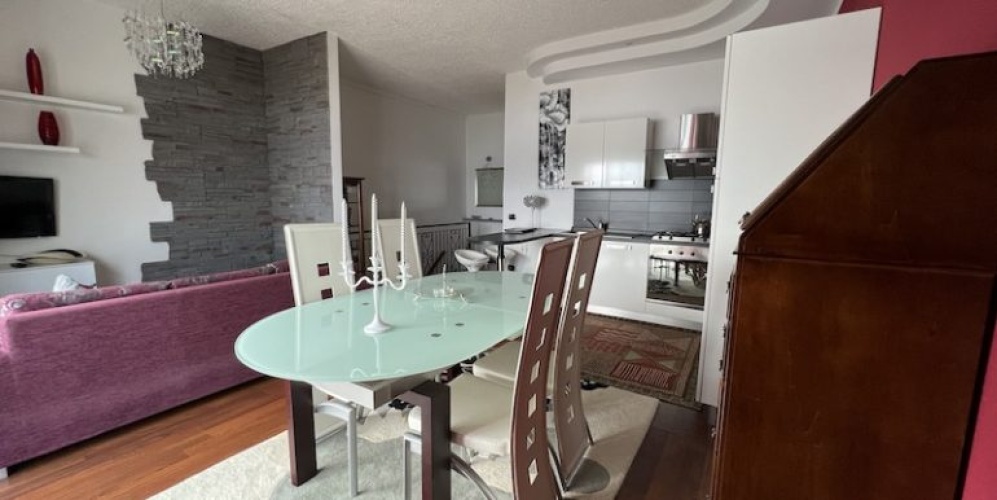 Stresa, 1 Bedroom Bedrooms, 3 Rooms Rooms,1 BathroomBathrooms,Lägenhet,Till salu,1139