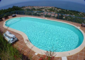 Tropea, 4 Bedrooms Bedrooms, 5 Rooms Rooms,3 BathroomsBathrooms,Villa,Till salu,1024