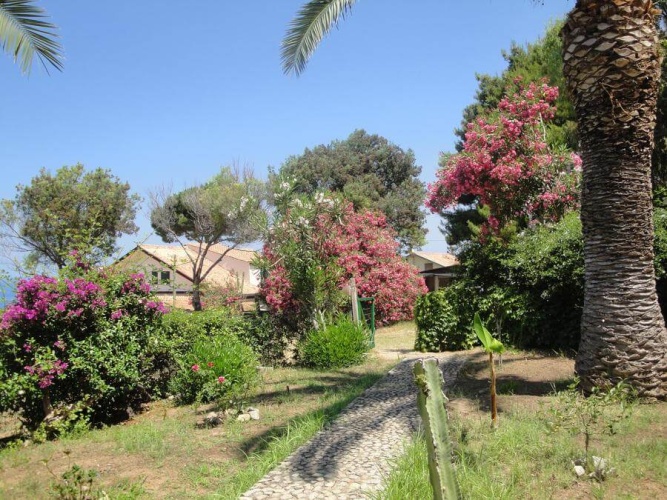 Tropea, 10 Bedrooms Bedrooms, 14 Rooms Rooms,5 BathroomsBathrooms,Villa,Till salu,1033