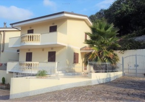 Santa Domenica, 3 Bedrooms Bedrooms, 4 Rooms Rooms,2 BathroomsBathrooms,Villa,Att hyra,1053