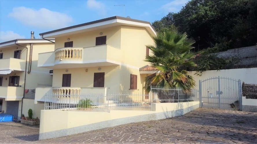 Santa Domenica, 3 Bedrooms Bedrooms, 4 Rooms Rooms,2 BathroomsBathrooms,Villa,Att hyra,1053