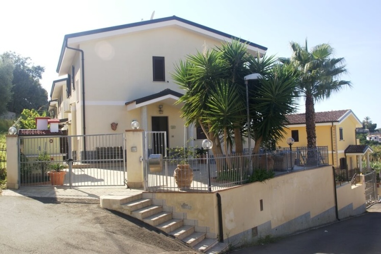 Santa Domenica, 3 Bedrooms Bedrooms, 4 Rooms Rooms,2 BathroomsBathrooms,Villa,Att hyra,1053