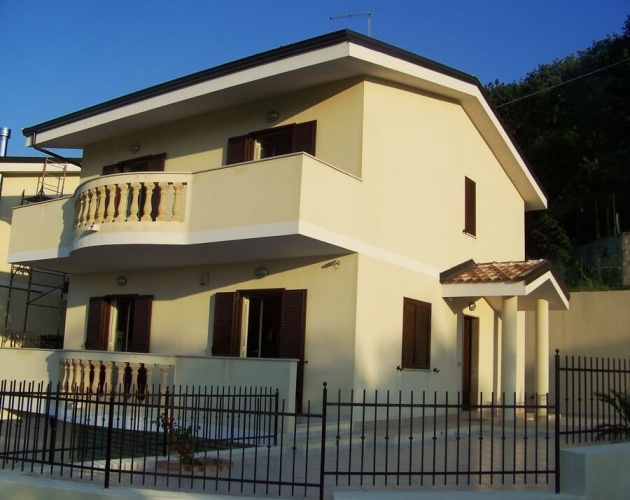 Santa Domenica, 3 Bedrooms Bedrooms, 4 Rooms Rooms,2 BathroomsBathrooms,Villa,Att hyra,1053