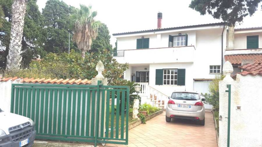 Santa Domenica, 3 Bedrooms Bedrooms, 4 Rooms Rooms,2 BathroomsBathrooms,Villa,Till salu,1055