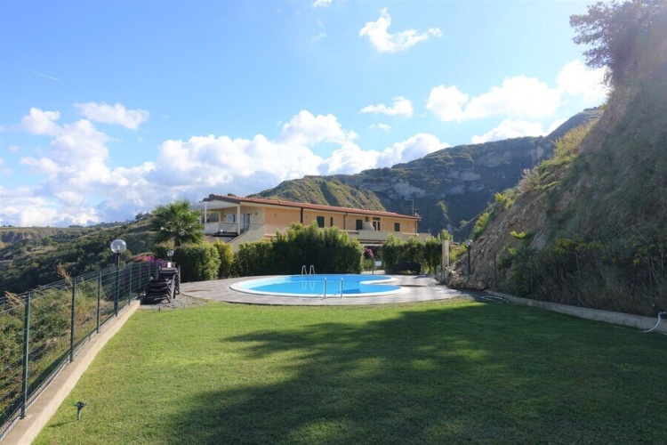 Parghelia, 2 Bedrooms Bedrooms, 3 Rooms Rooms,1 BathroomBathrooms,Lägenhet,Till salu,1076