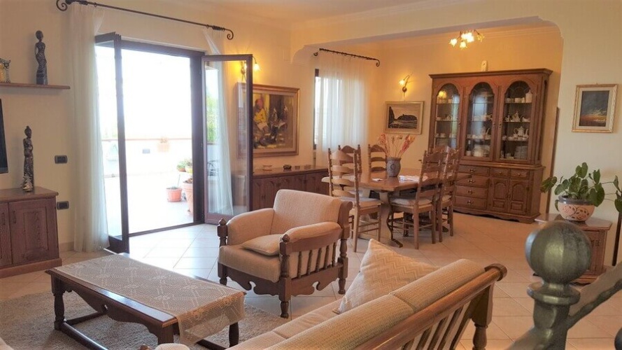 Tropea, 4 Bedrooms Bedrooms, 5 Rooms Rooms,2 BathroomsBathrooms,Villa,Till salu,1091