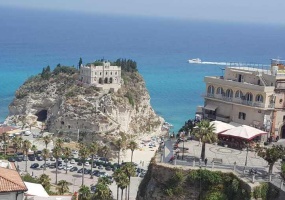 Tropea, 5 Bedrooms Bedrooms, 6 Rooms Rooms,2 BathroomsBathrooms,Lägenhet,Till salu,1096